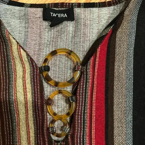 Women’s Tacera Top Size Large - Picture 3 of 4